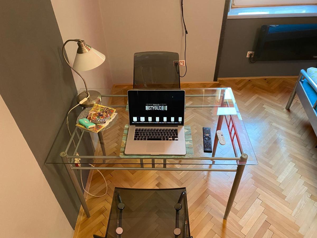 B42 Bed And Cafe Appartement Prague