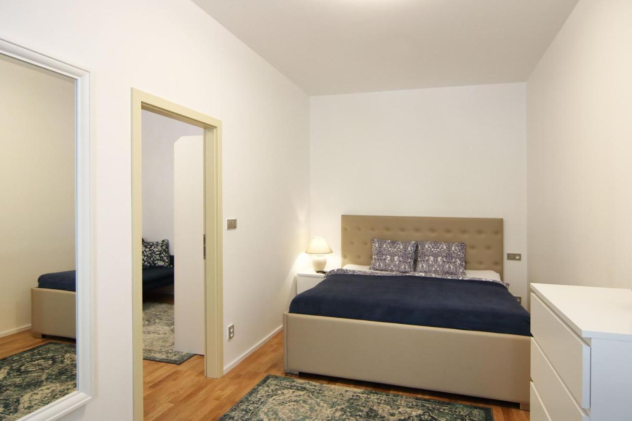 Expat House Ii