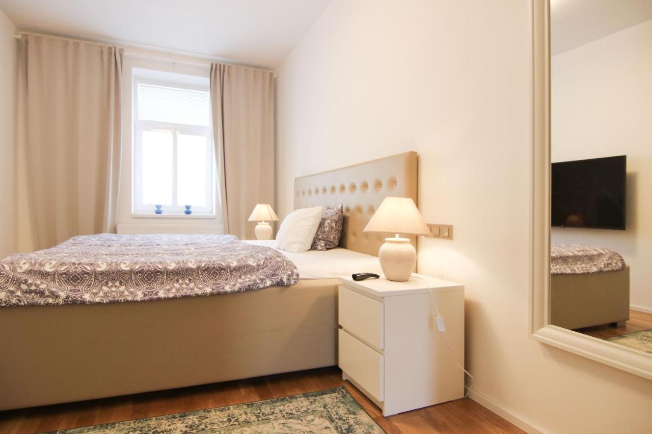 Expat House Ii *