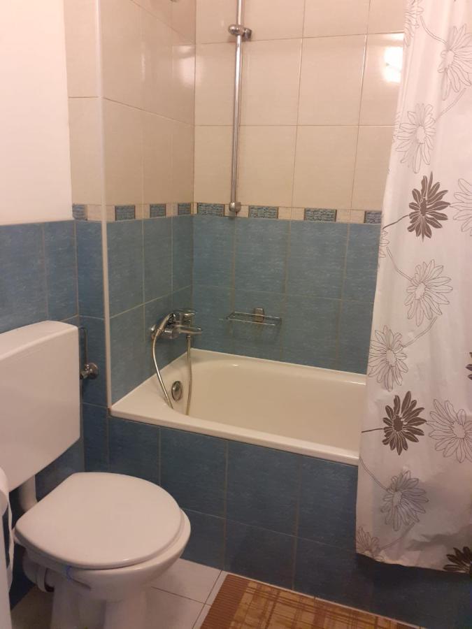 Km House Cerny Most *