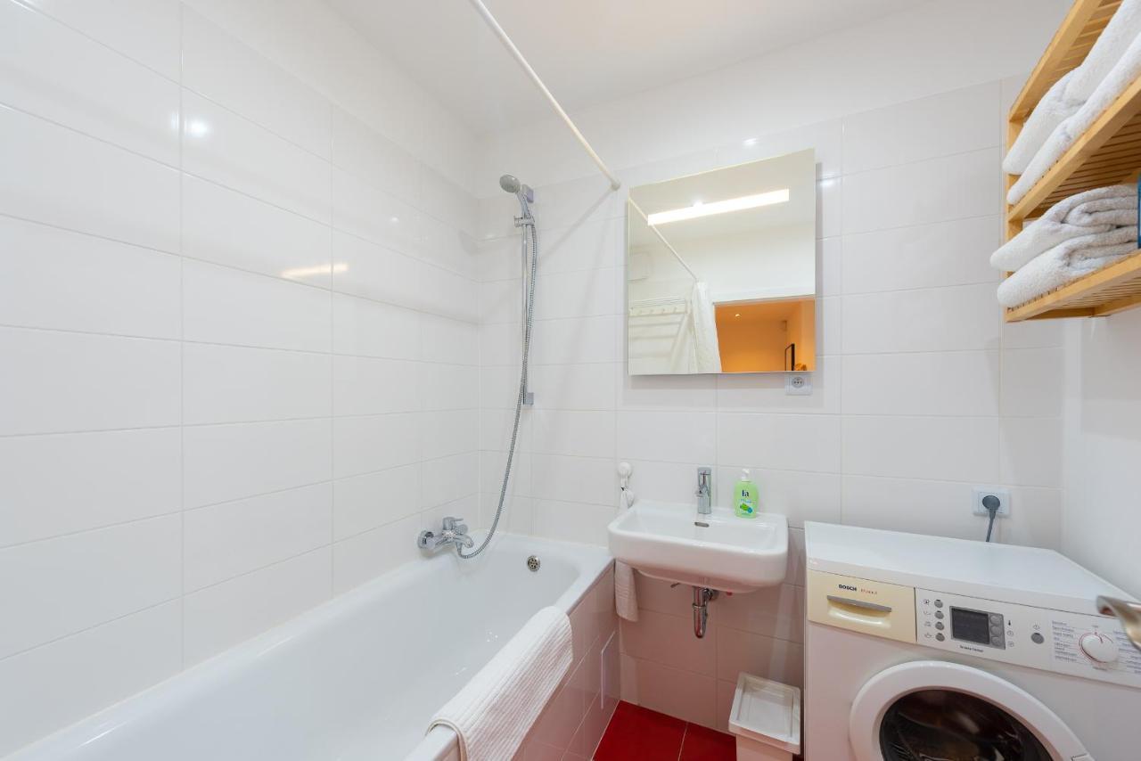 Bright Charming With Terrace, Parking & Airco.