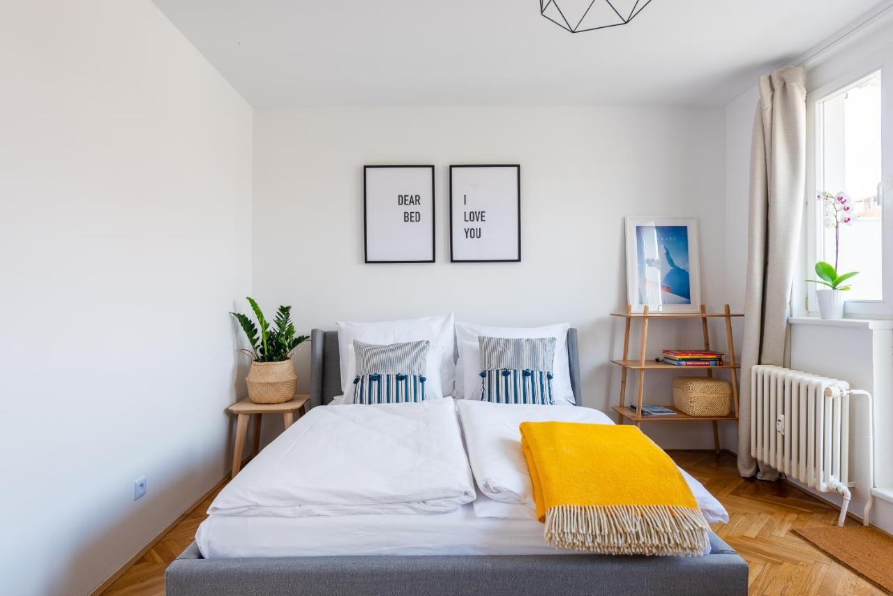 Apartamento Bright Charming With Terrace, Parking & Airco. Praga