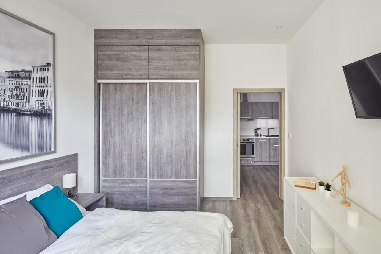 Apartment Minimalist On Wenceslas Square By Days Prague