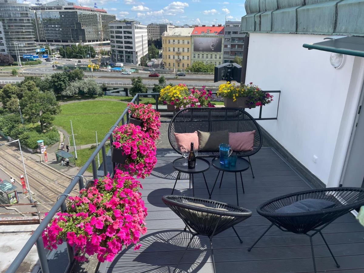 Rooftop Planet 4*