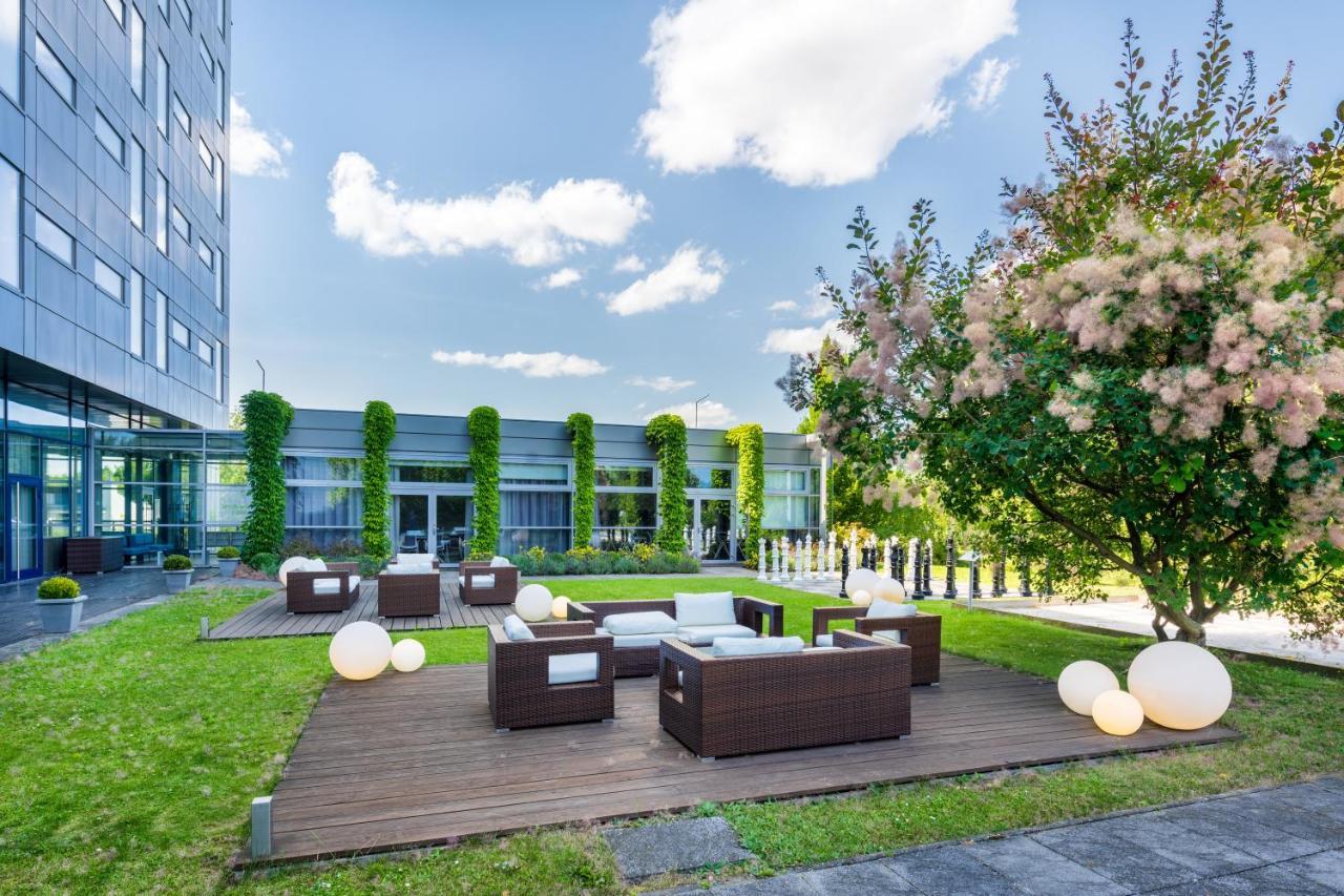 Airport By Ihg Otel 4*