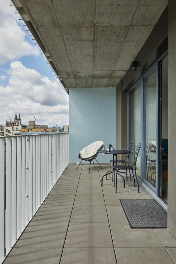 Apartment Bright In Karlin By Days *