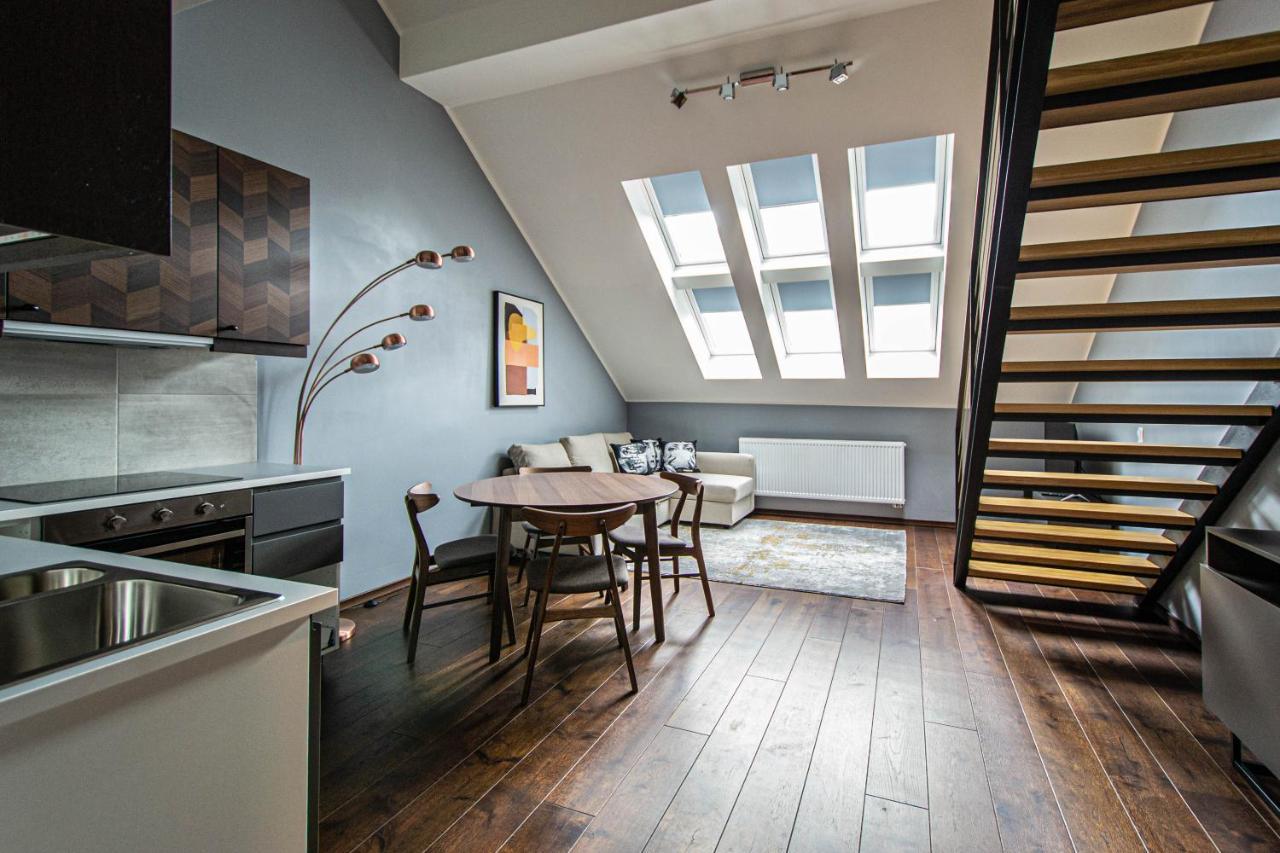 Daire Quite Loft With Balcony And 3 Air Conditioners