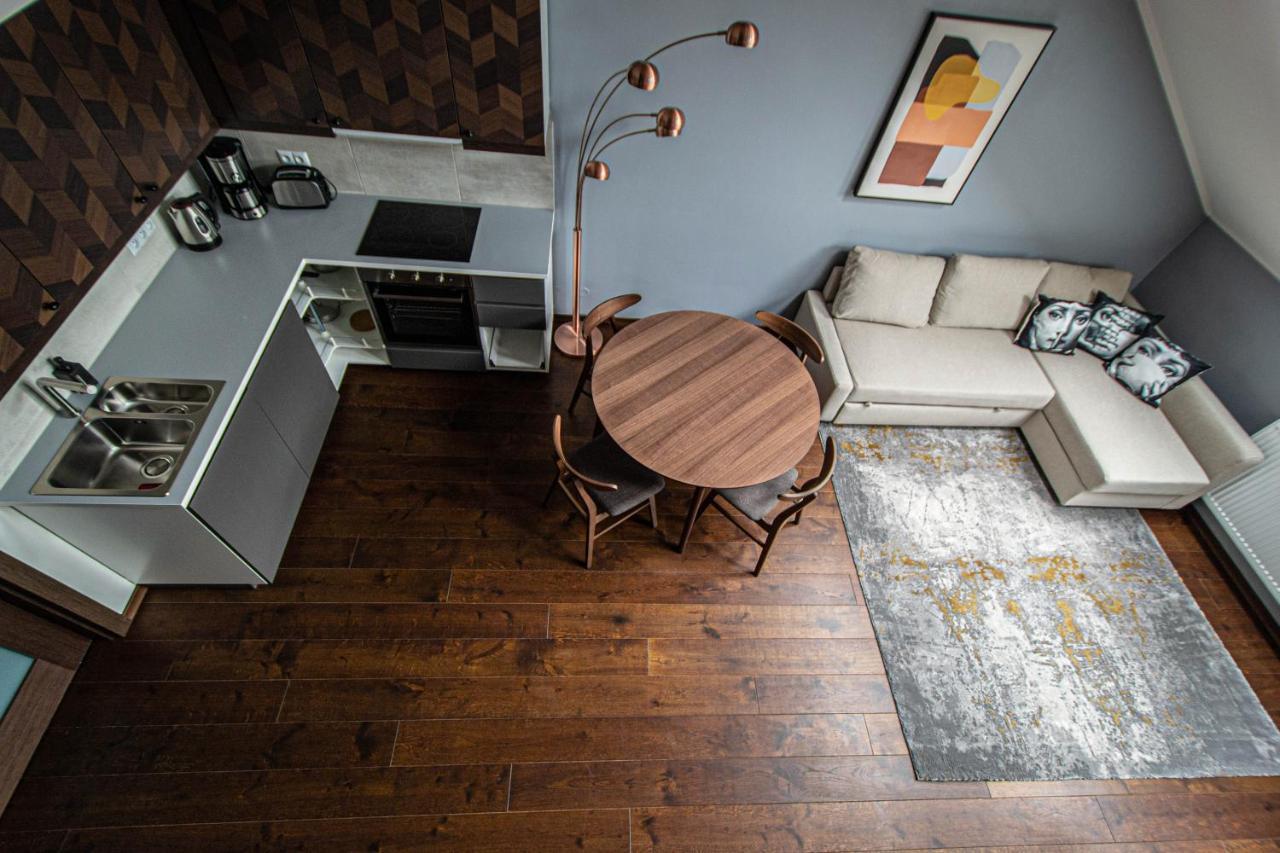 Quite Loft With Balcony And 3 Air Conditioners *