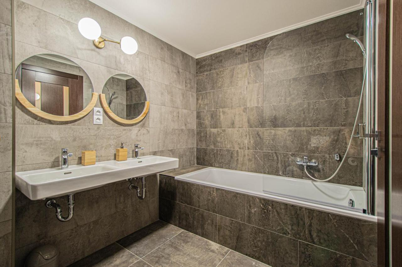 Quite Loft With Balcony And 3 Air Conditioners Daire Prag