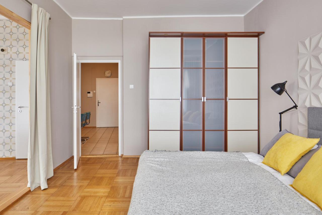Days - Modern W Retro Elements - New Town *