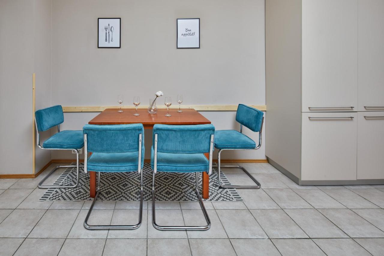 Days - Modern W Retro Elements - New Town Prague