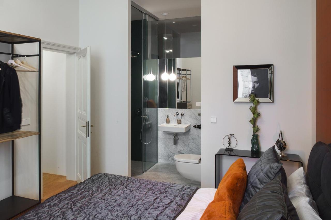 Mn6 Luxury By Adrez Prague