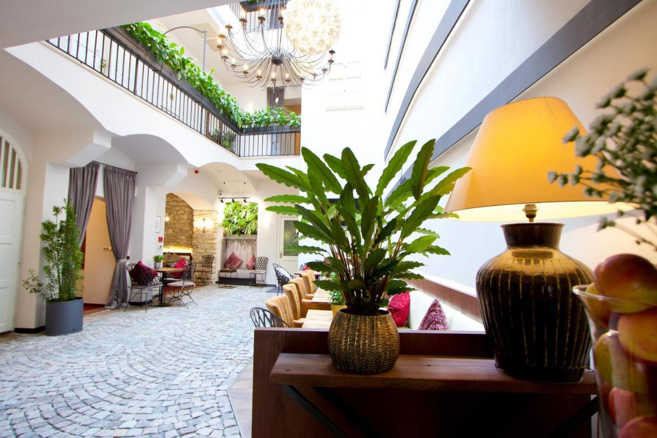 Agnes Hotel 4*