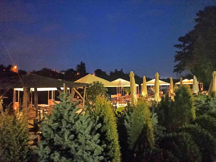 Luxury tent Seberak - V Chatickach A V Luxusnich Stanech