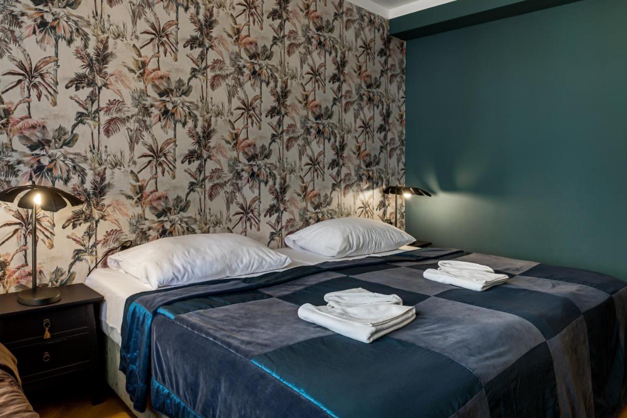 Louren - The Bridge Inn Aparthotel