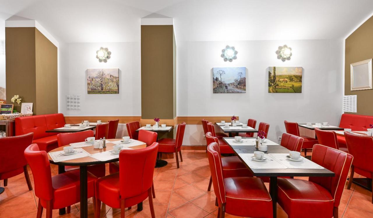 Mala Strana Otel
