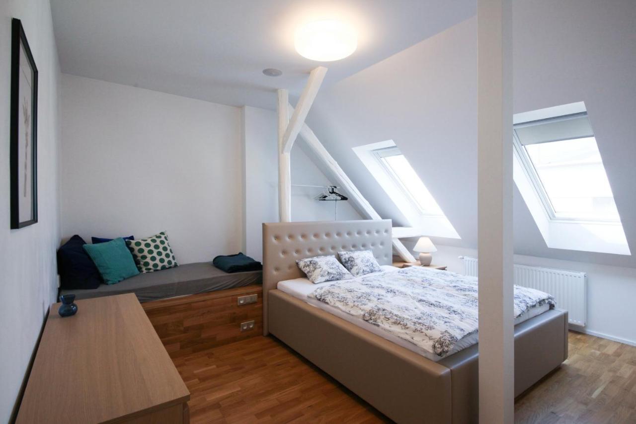 Expat House Ii *