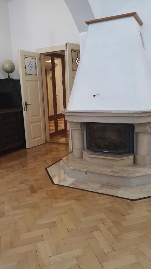Konukevi Private In Shared Luxurious Palace Like With 2 Bathrooms Including Whirlpool And Virtual Reality