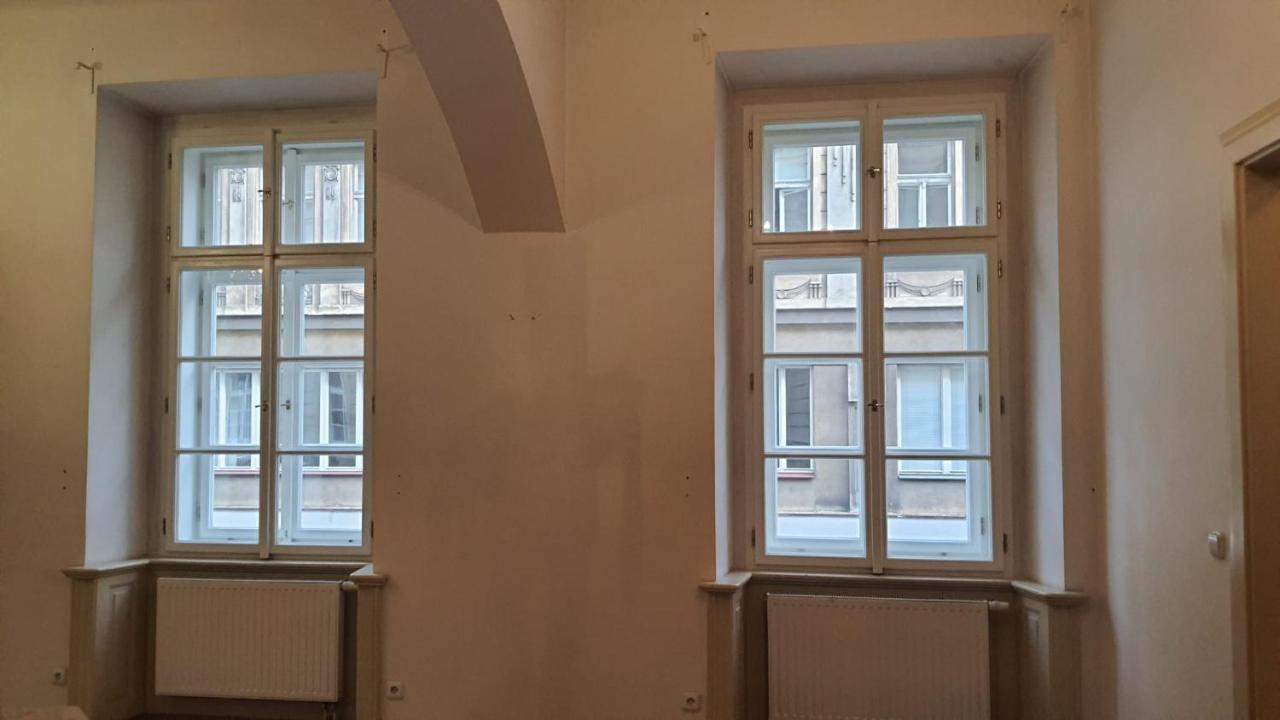 Konukevi Private In Shared Luxurious Palace Like With 2 Bathrooms Including Whirlpool And Virtual Reality Prag