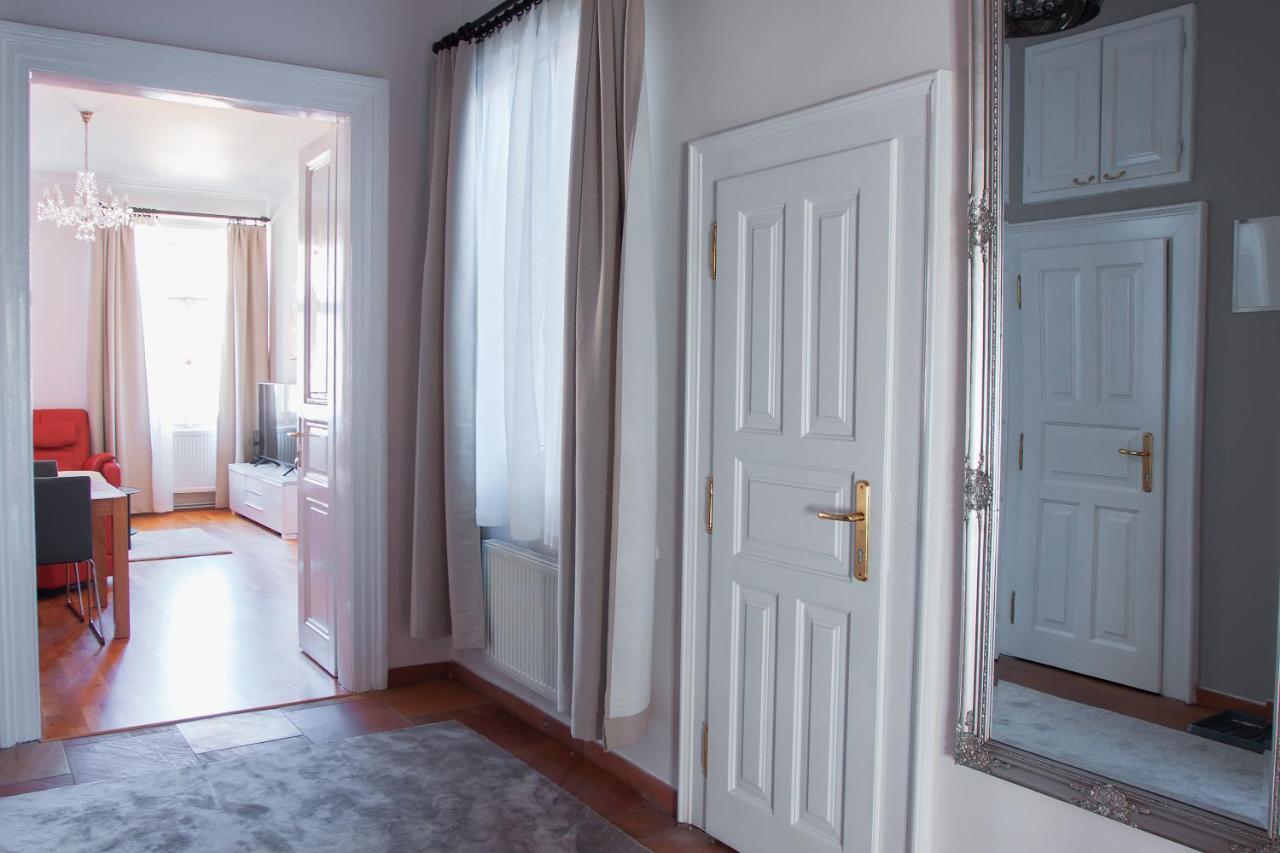 Stylish In The Heart Of The Old Town Apartment Prague
