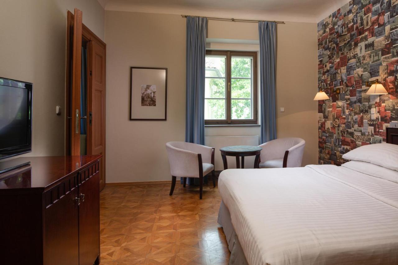 Charles Bridge & By Sivek Aparthotel 4*