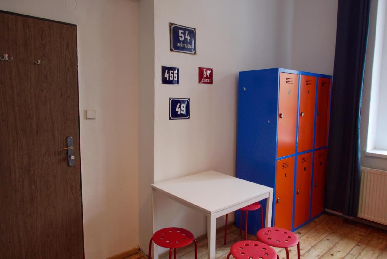 Clown And Bard Hostel *