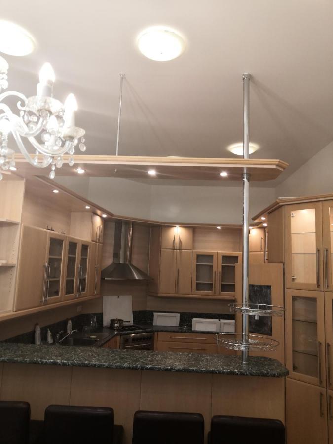 Private In Shared Luxurious Palace Like With 2 Bathrooms Including Whirlpool And Virtual Reality Prag