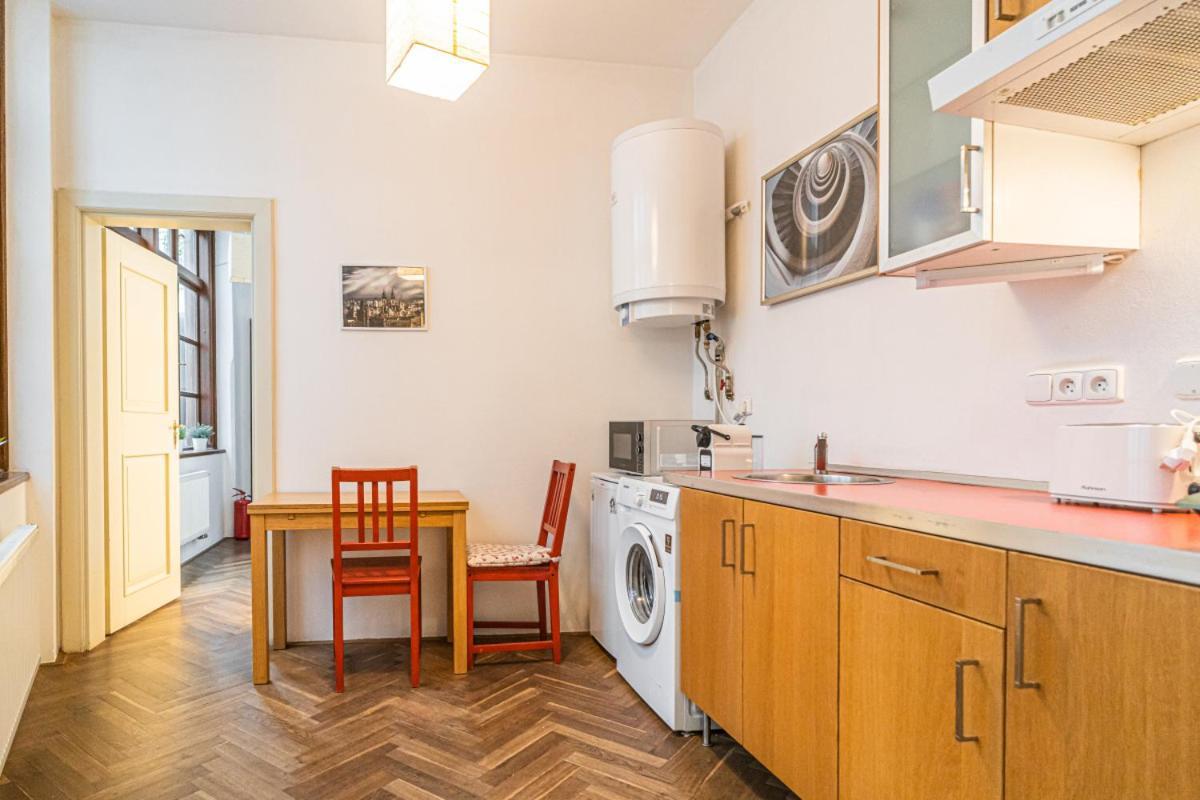 Apartment Stylish Studio At Lesser Town, Charles Bridge 3min By Walk *