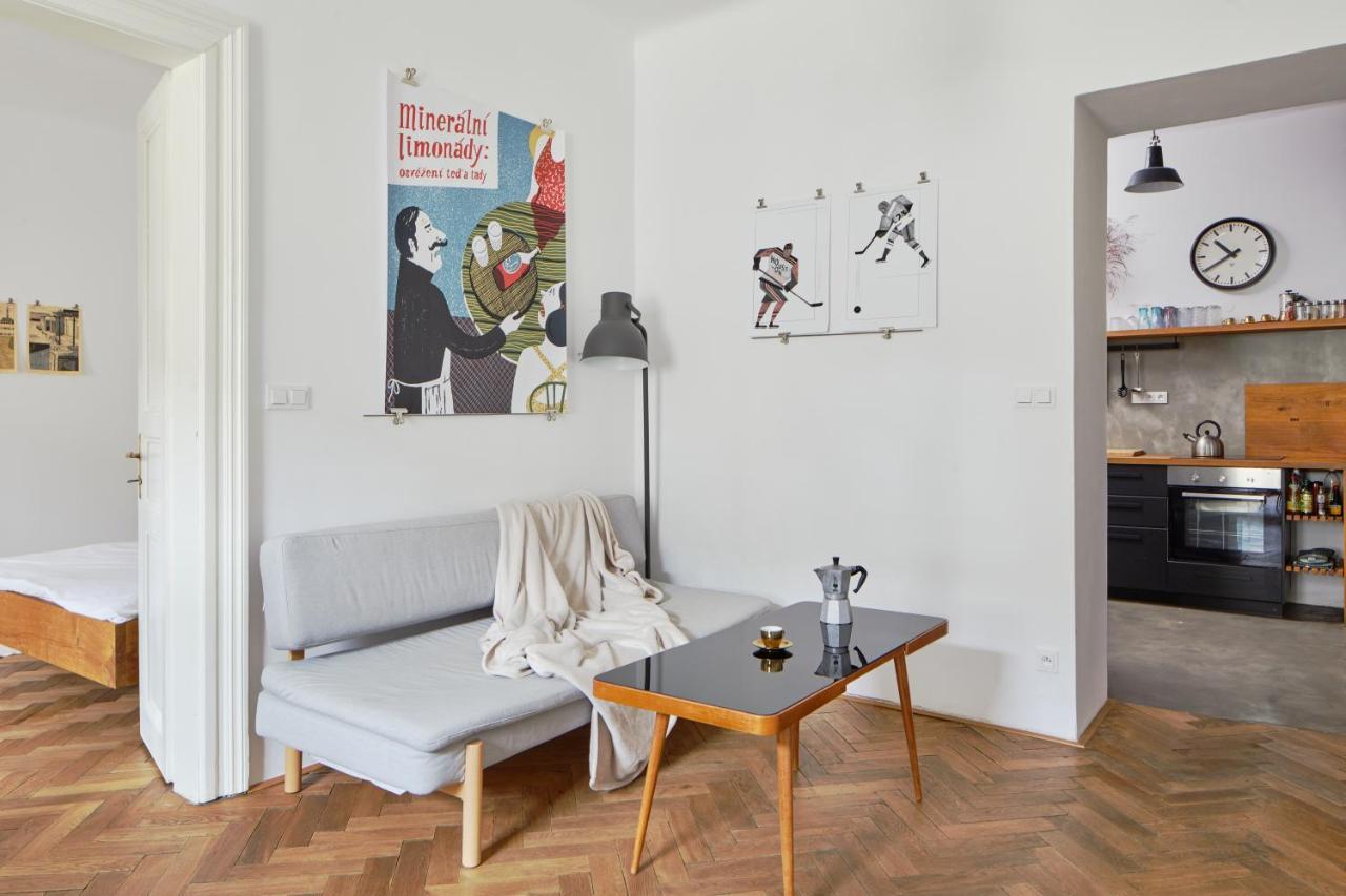 Artsy Flat Near Wenceslas Square By Days *