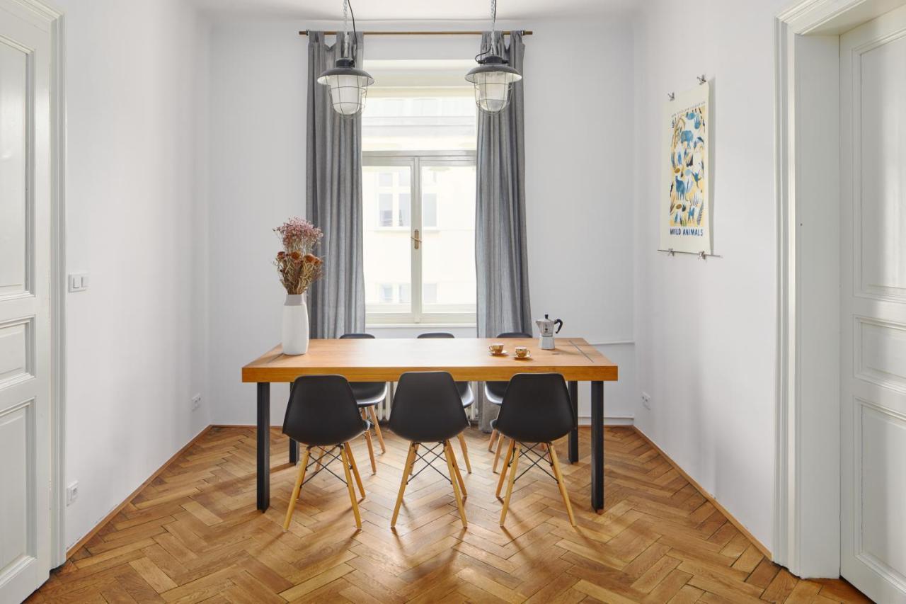 Artsy Flat Near Wenceslas Square By Days Apartment *