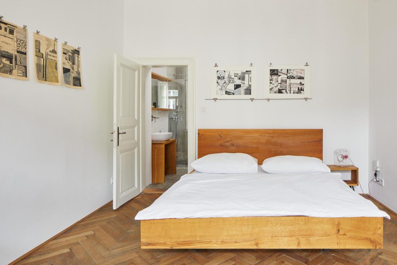 Apartment Artsy Flat Near Wenceslas Square By Days *