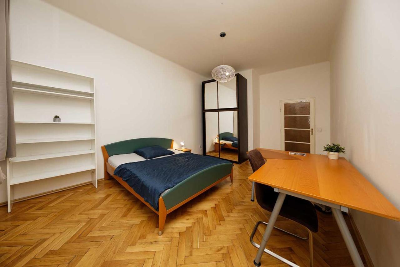 Vorsilska Apartment