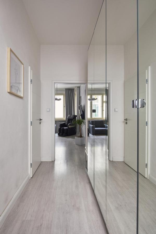 Sleek Near Wenceslas Square By Days Apartment Prague