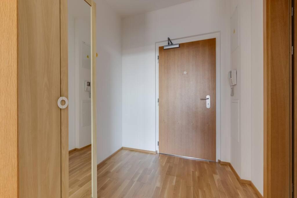 Apartment Jt's Korunni Str.