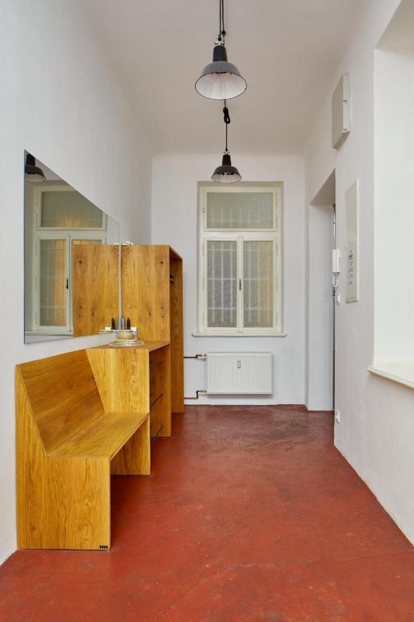 Artsy Flat Near Wenceslas Square By Days *