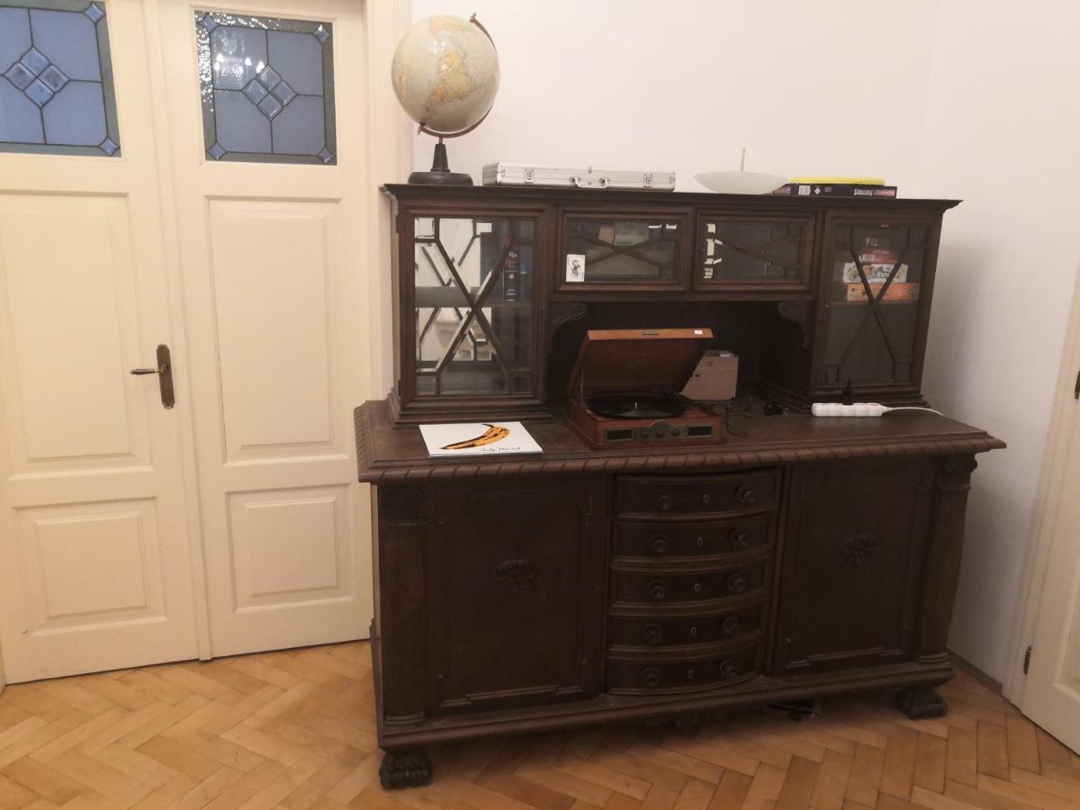 Palace View: Luxury Shared With Vr Experience Guest house