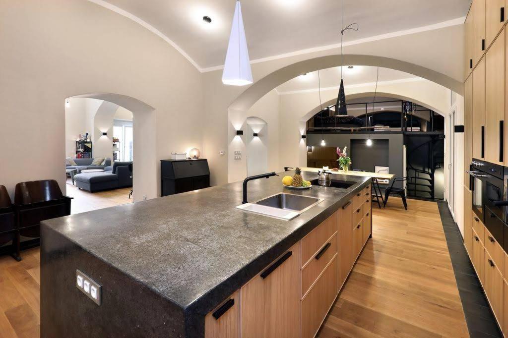 Apartamento Design Loft 2 Minutes To Wenceslas Square *