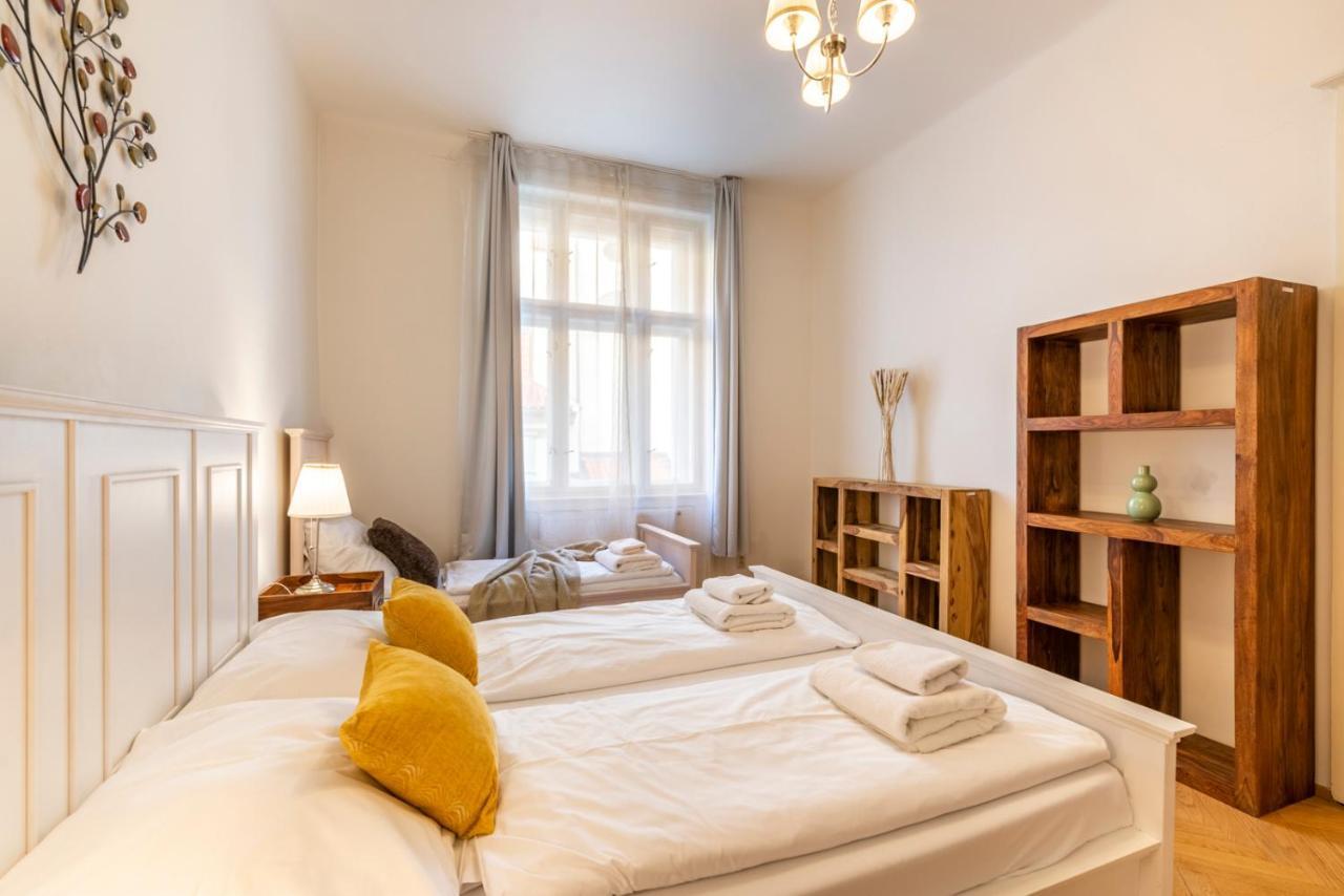 Aparthotel Templova - Old Town *