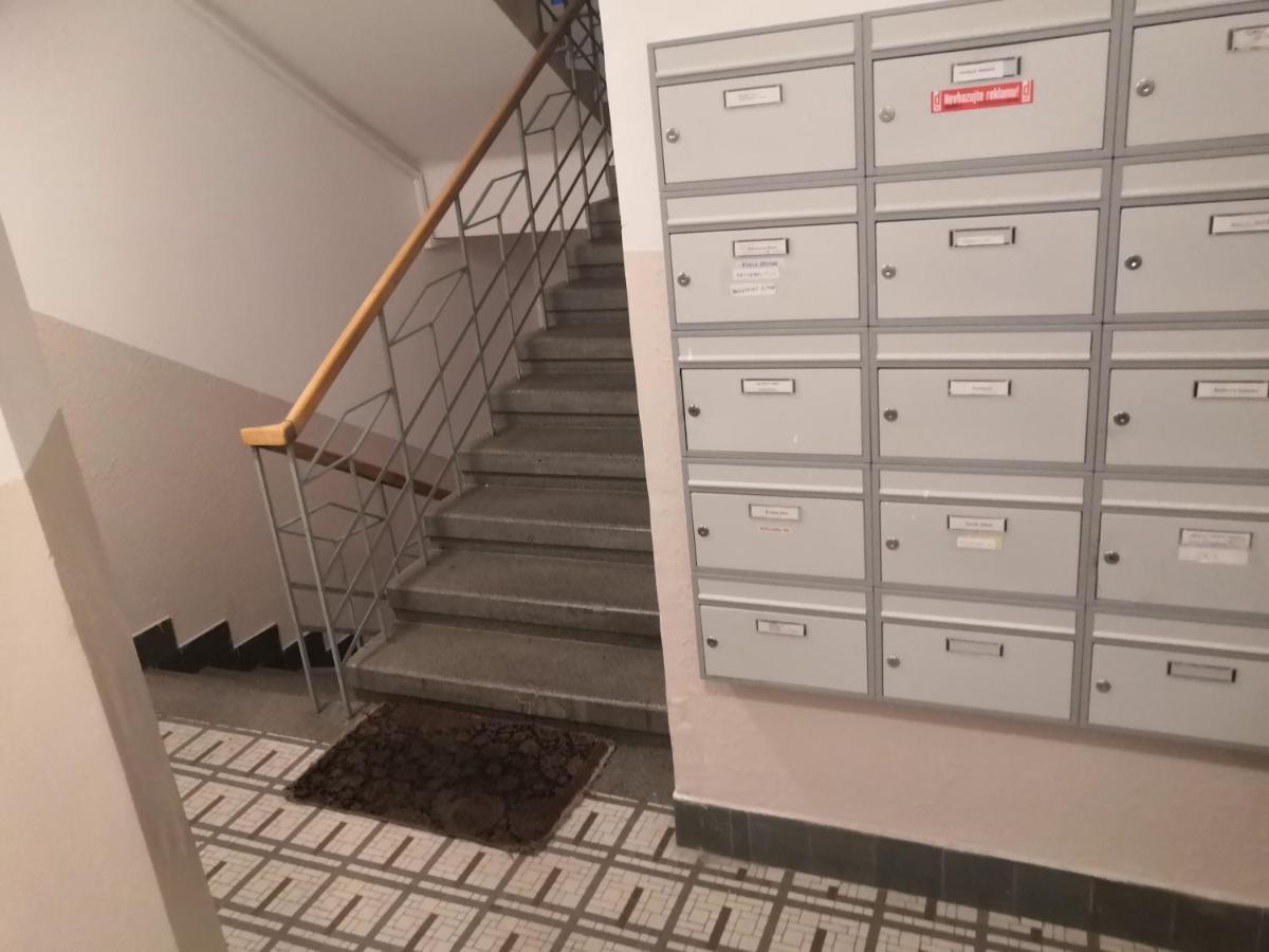 Economy Flat 18 Minutes From Vaclavske Namesti * Prague