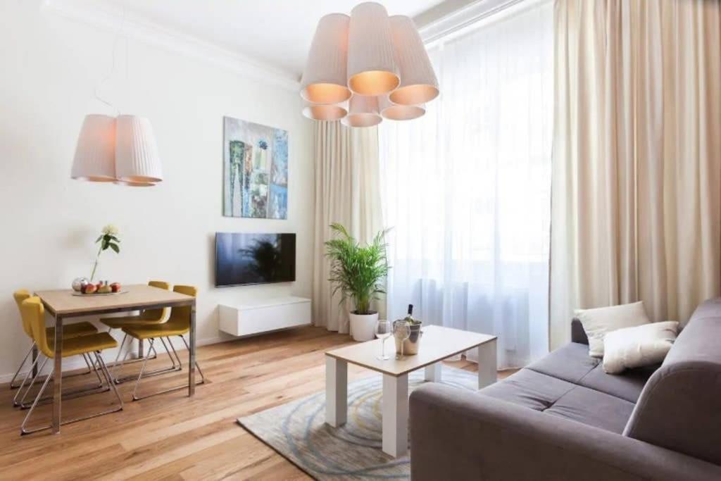 Apartamento Unique Old Town At Palace Dlouha Praga