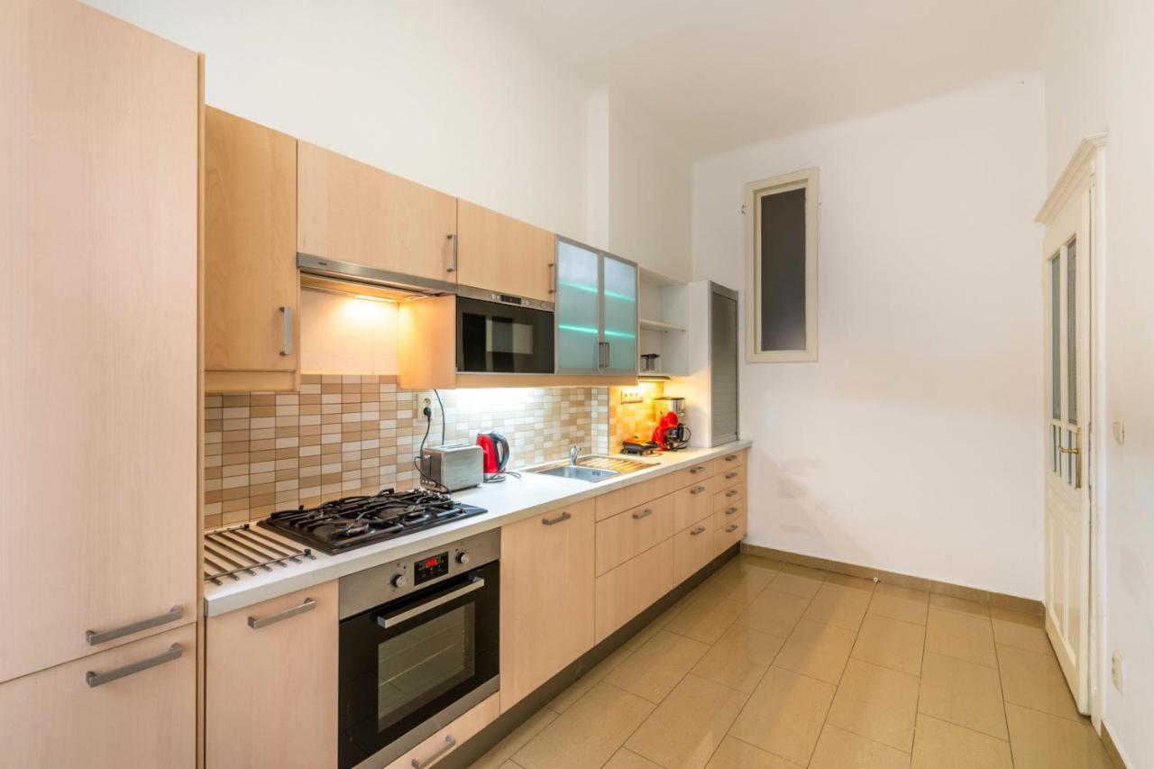Aparthotel Templova - Old Town