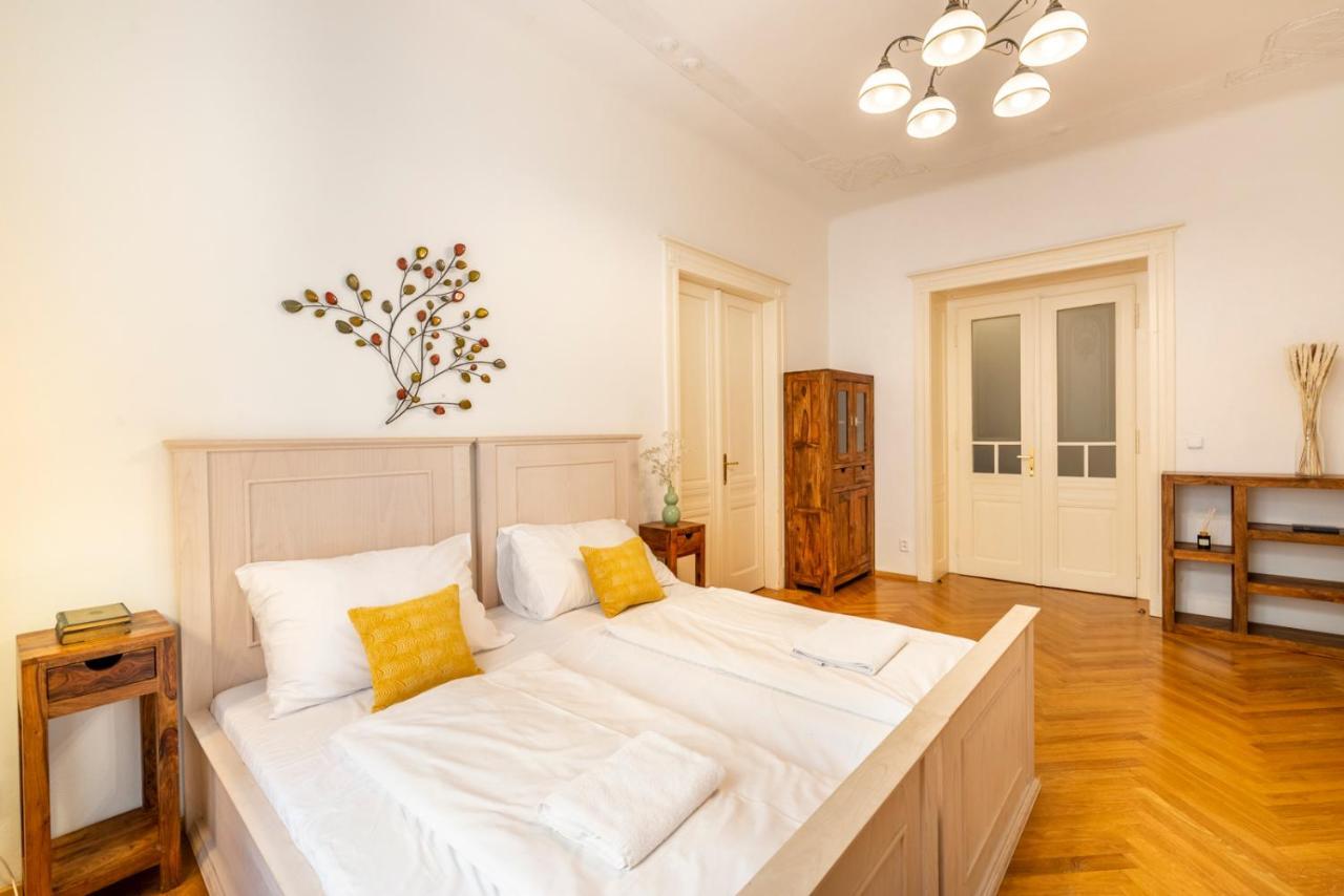 Aparthotel Templova - Old Town