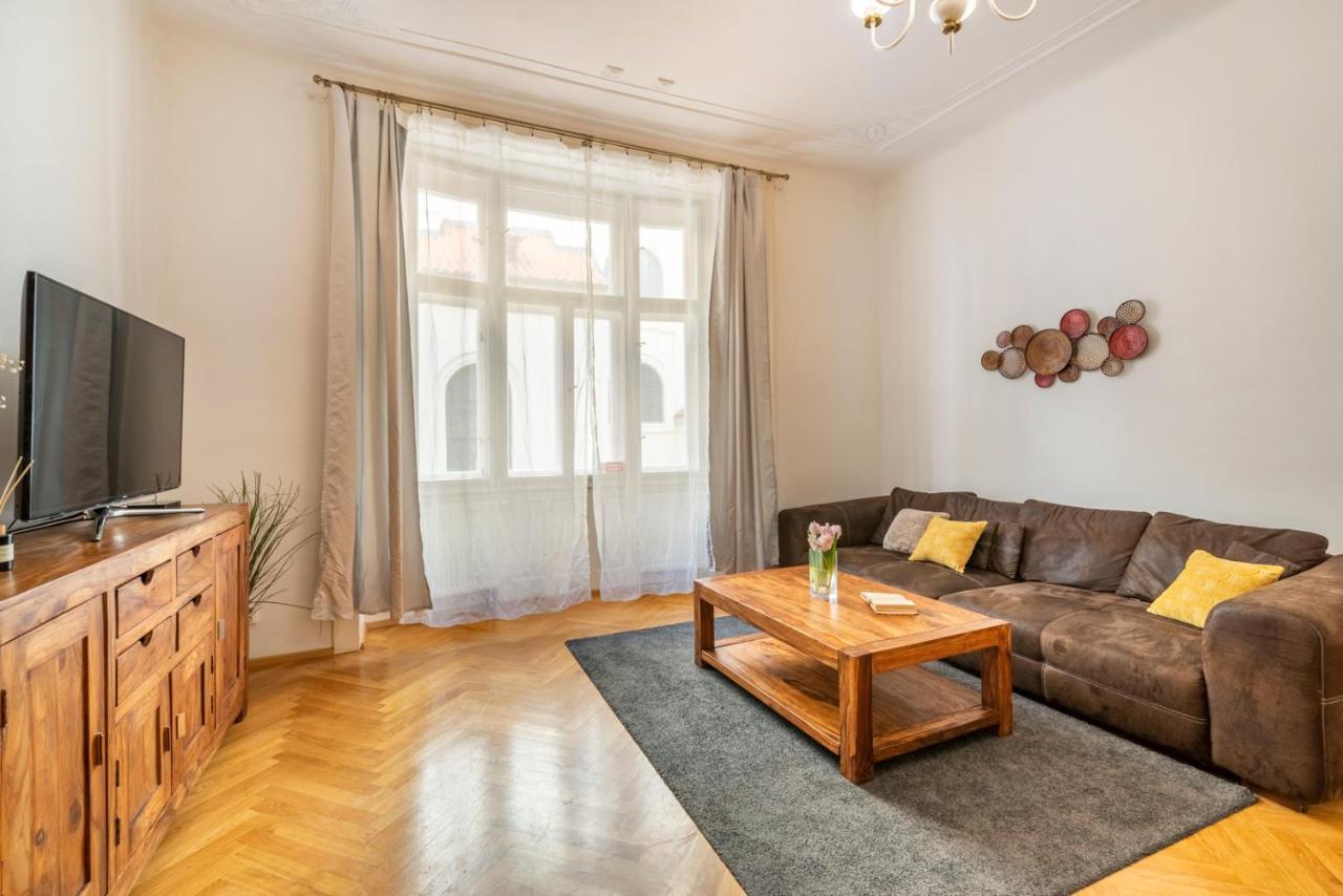 Aparthotel Templova - Old Town *