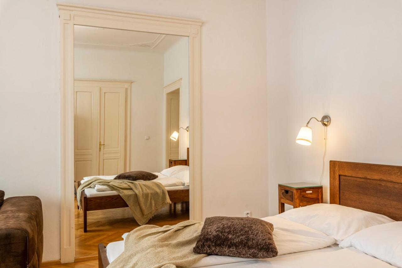 Aparthotel Templova - Old Town