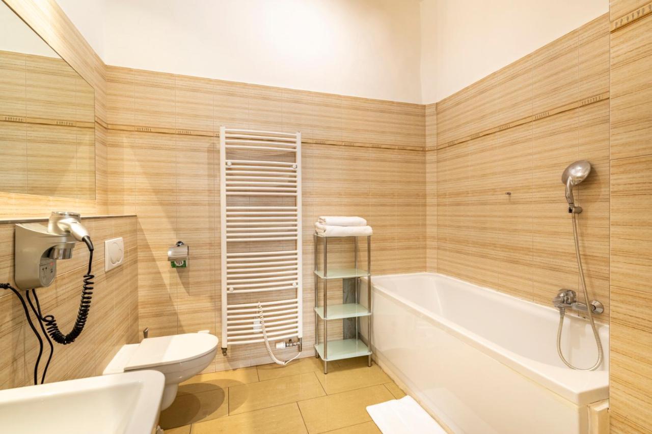 Aparthotel Templova - Old Town *