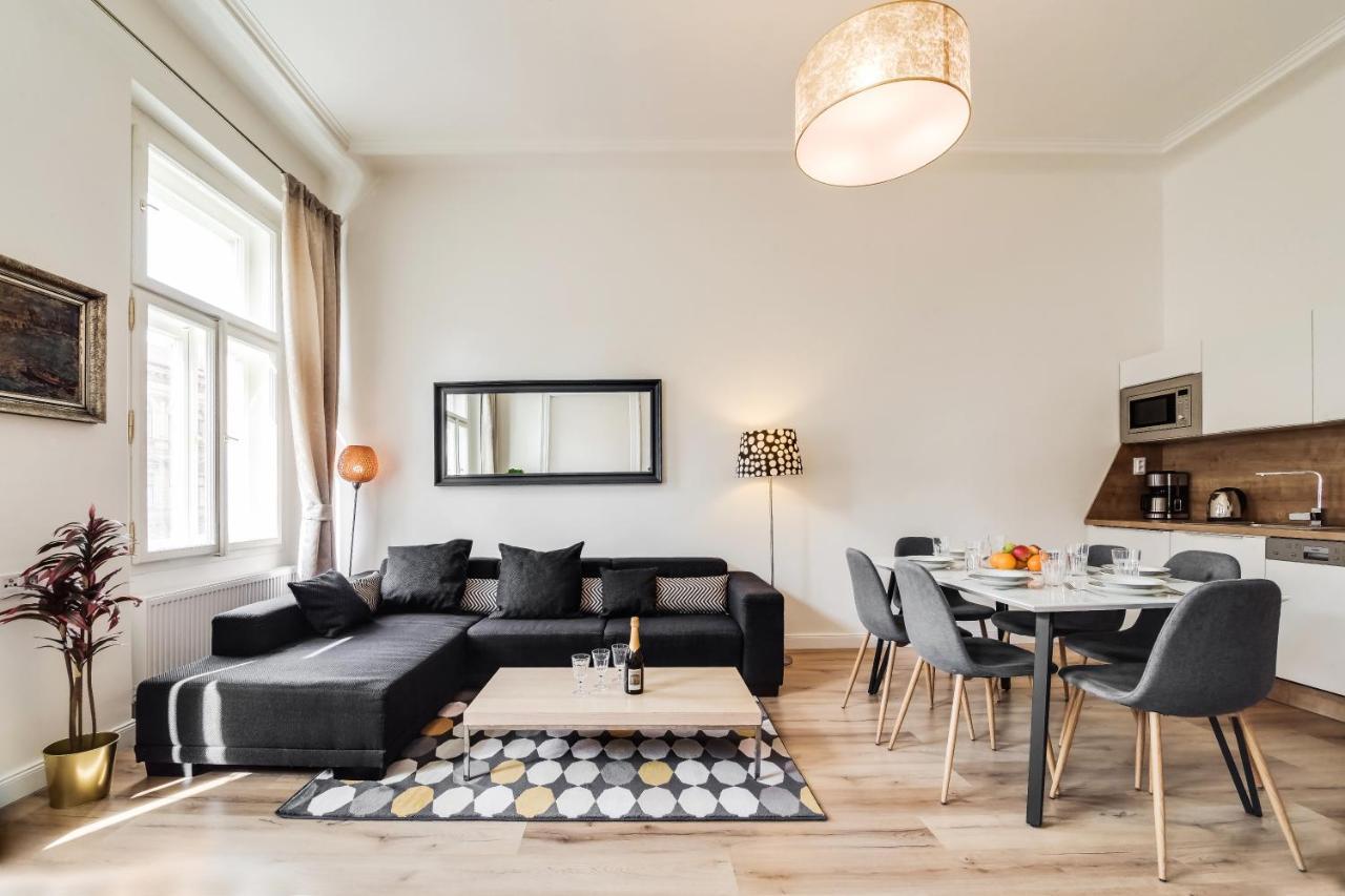 Charles Bridge - 3 Bedroom - Old Town Appartement