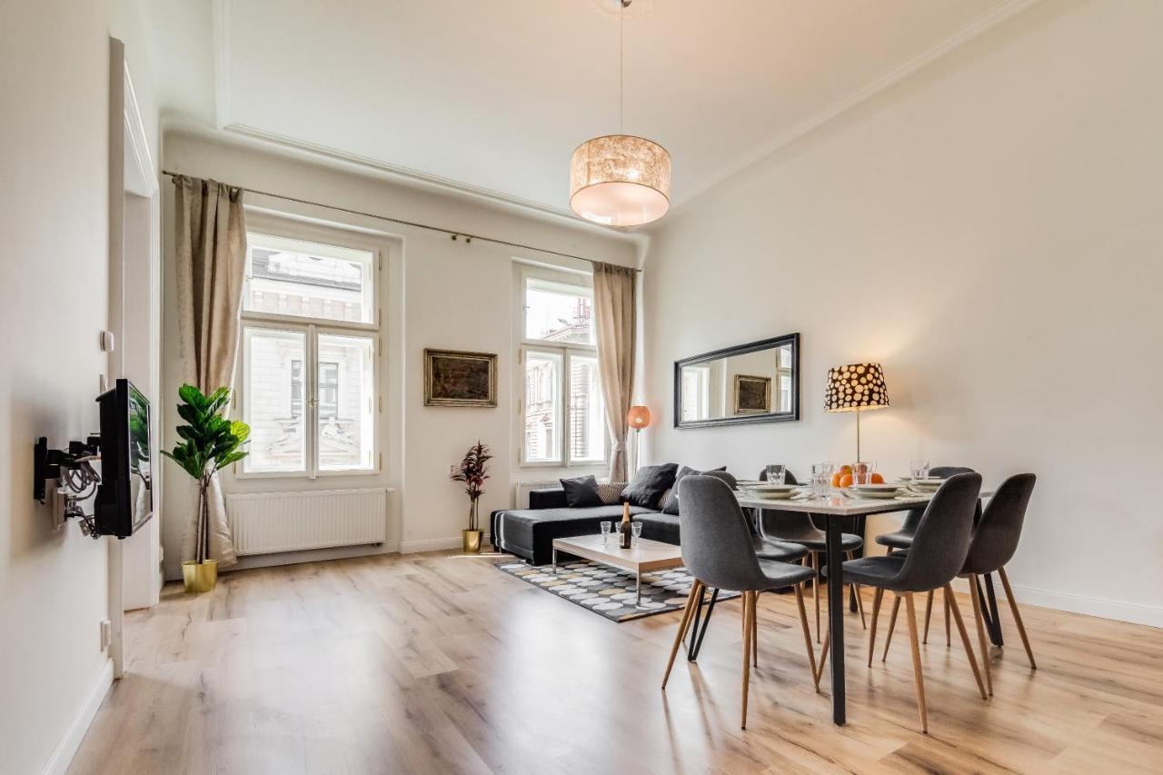 Apartamento Charles Bridge - 3 Bedroom - Old Town *