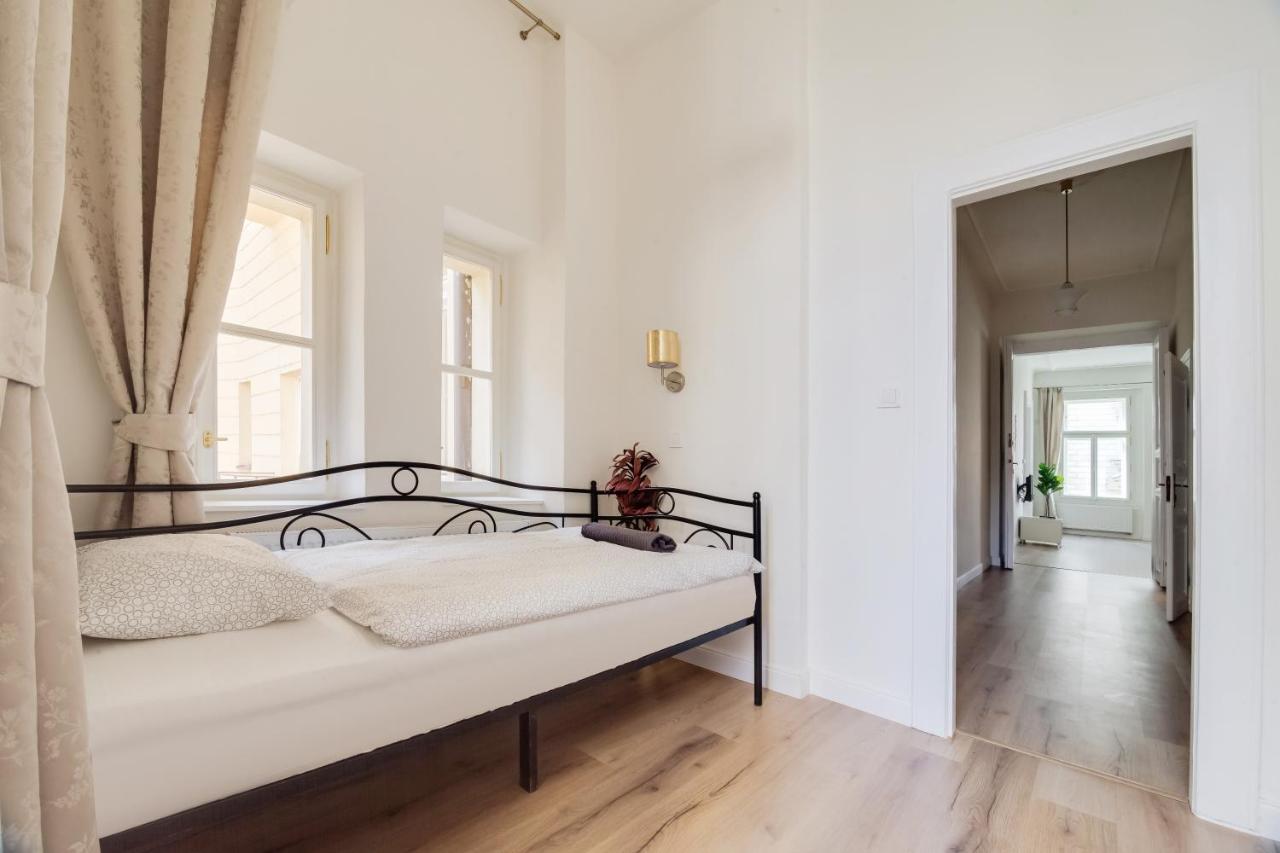 Apartamento Charles Bridge - 3 Bedroom - Old Town Praga