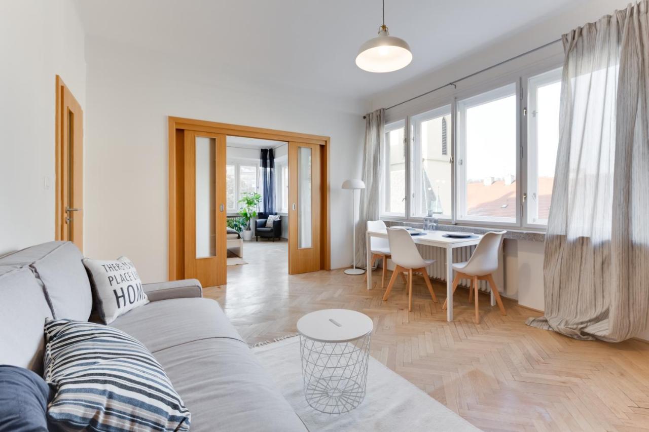 Flat 2 Bedrooms In Historical Center - Klimentska Daire