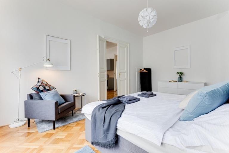 New & Cozy 3bds In Historical Center - S8 * Prague